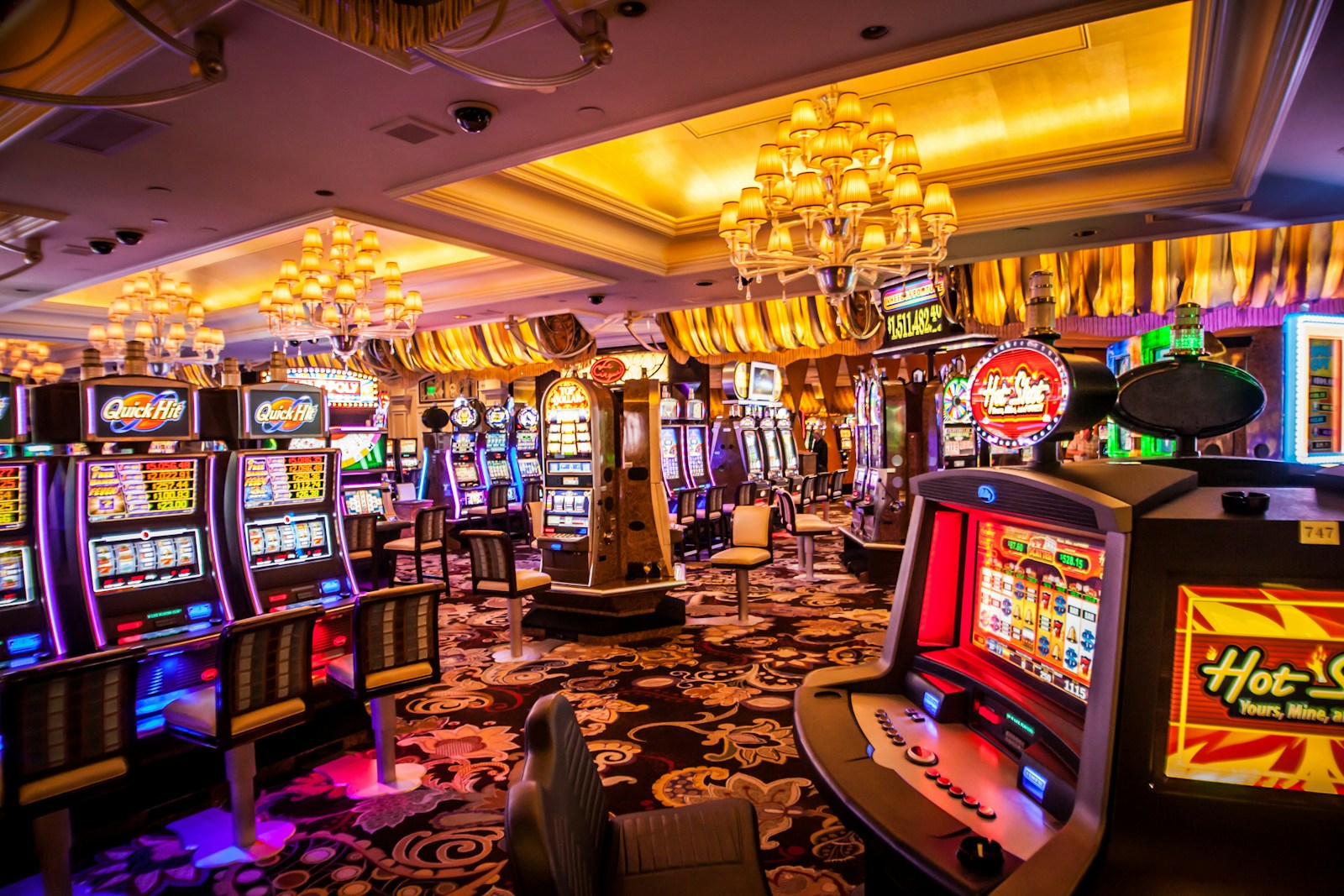 Roulette table and chips representing Indiana online gambling regulation