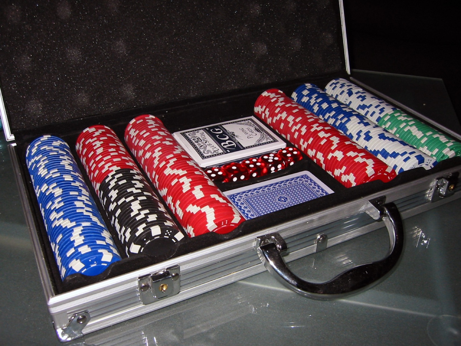Poker chips and cards representing free bets and casino bonus credits