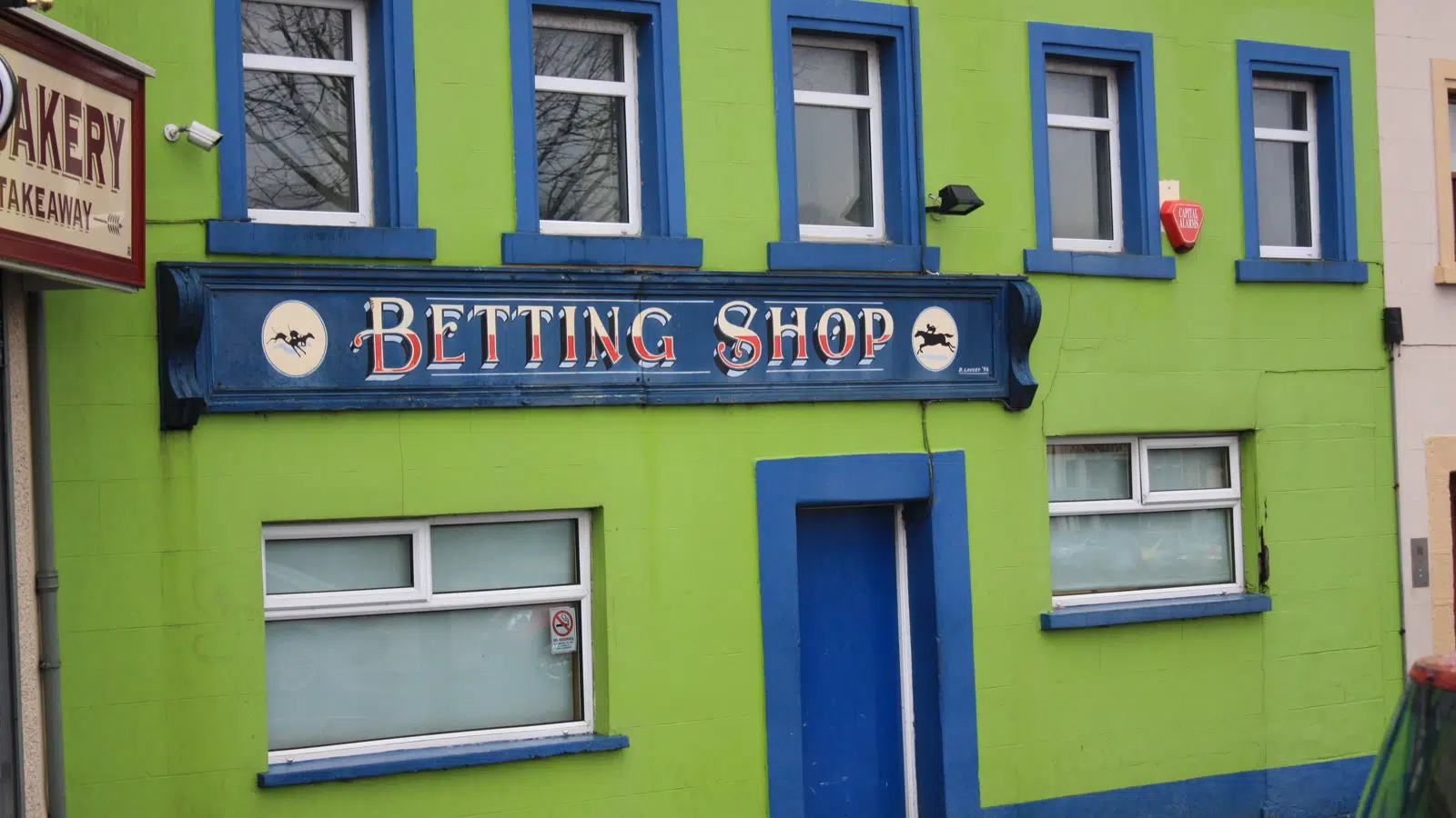 Betting shop sign representing Brazil betting ad health warnings