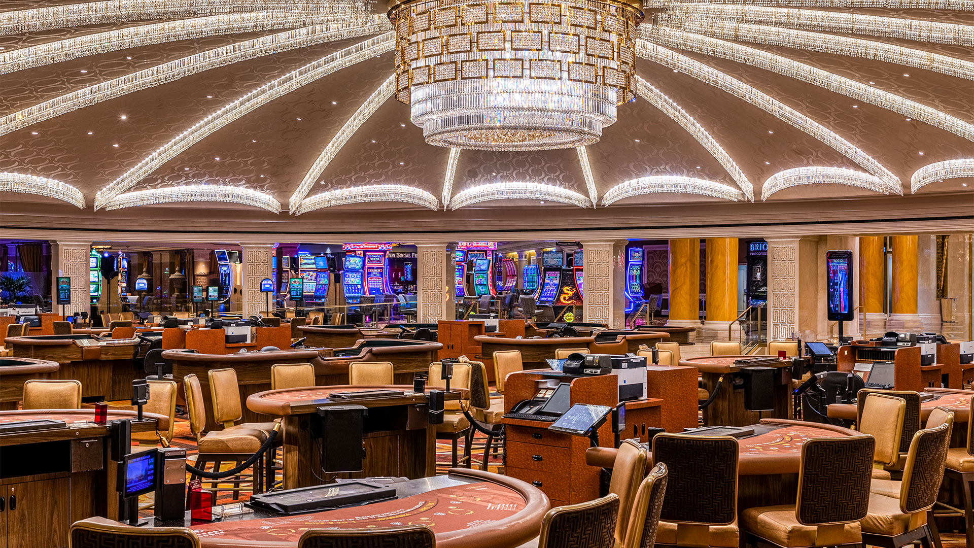 Blackjack table image representing credit card cash advance risk in gambling