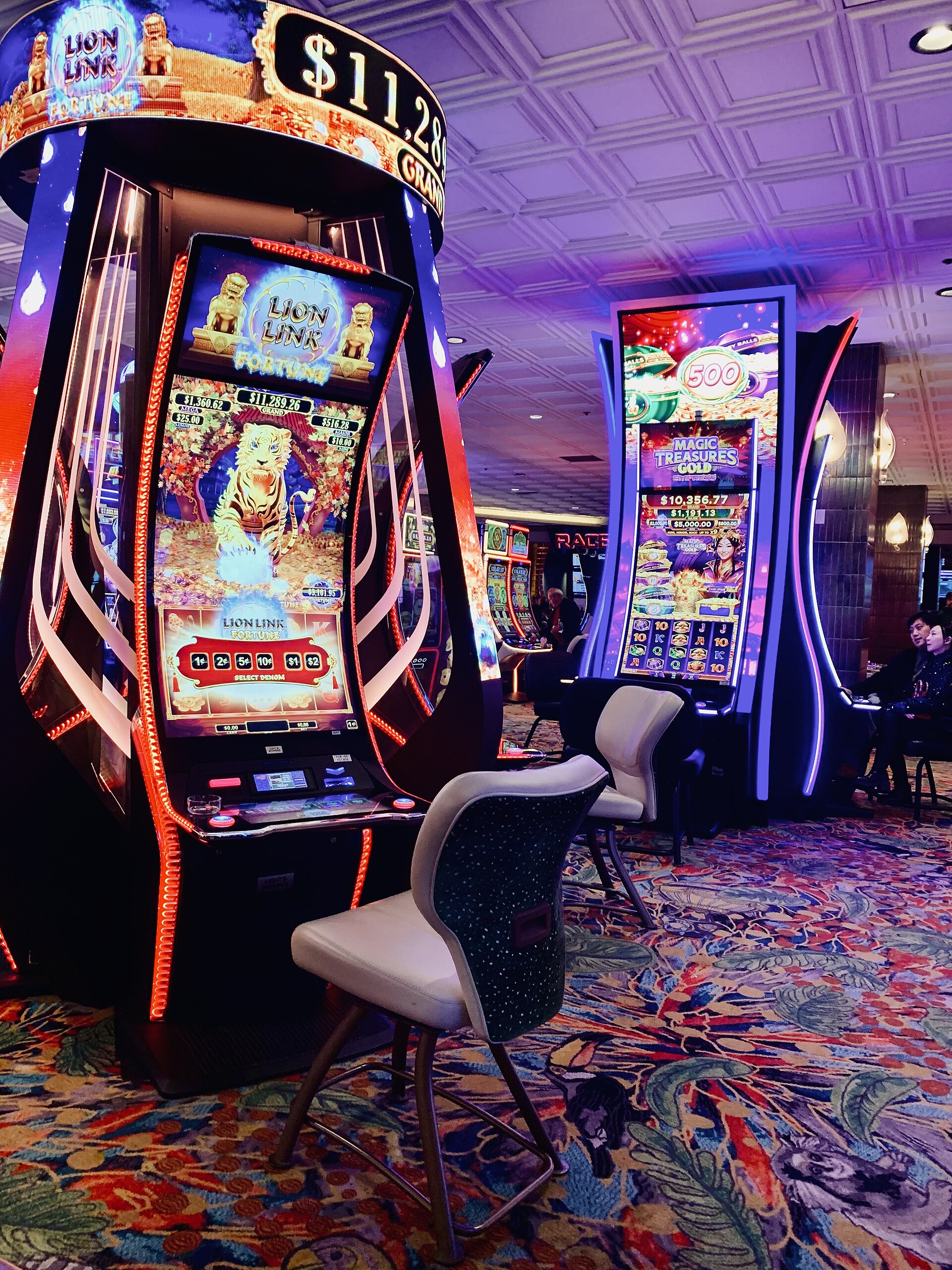 Slot machines at the Rio Casino in Las Vegas representing wild multipliers in online slots