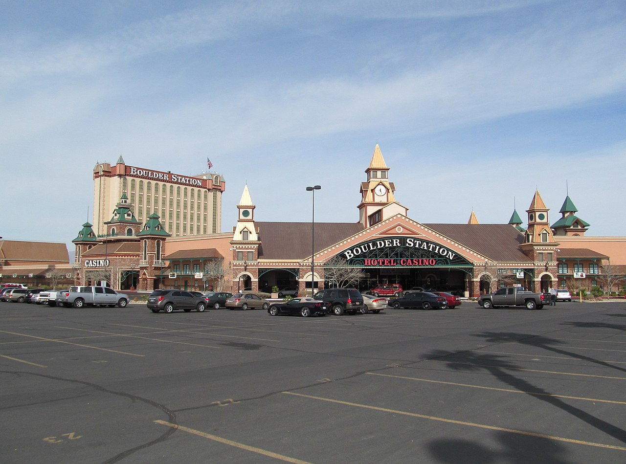 Casino exterior representing the physical boundaries enforced by online gambling geofencing