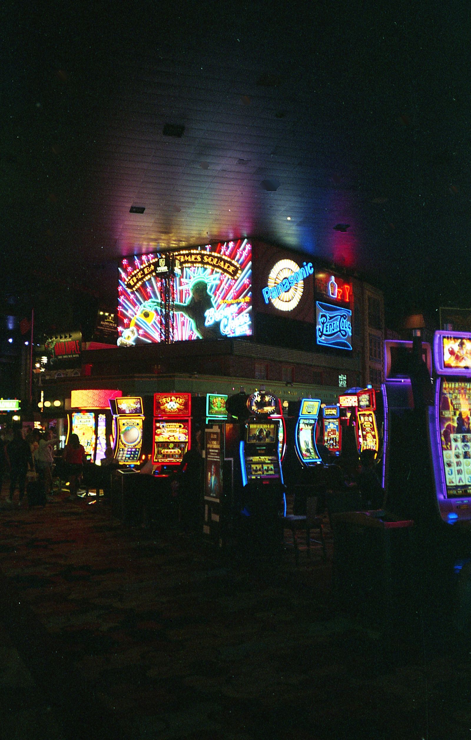 Roulette table in a casino representing Ontario's Niagara casino market