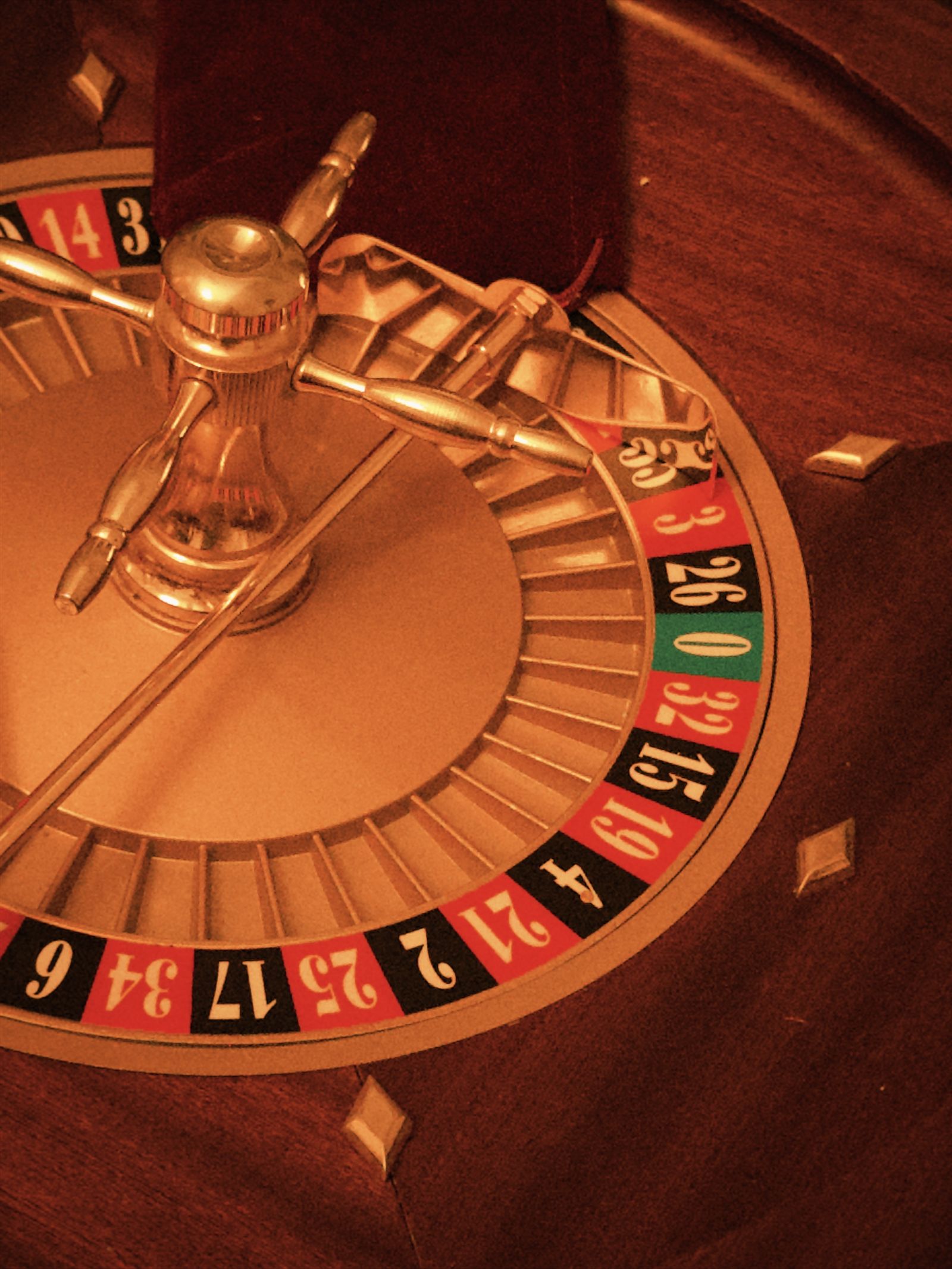Roulette wheel representing roulette call bets