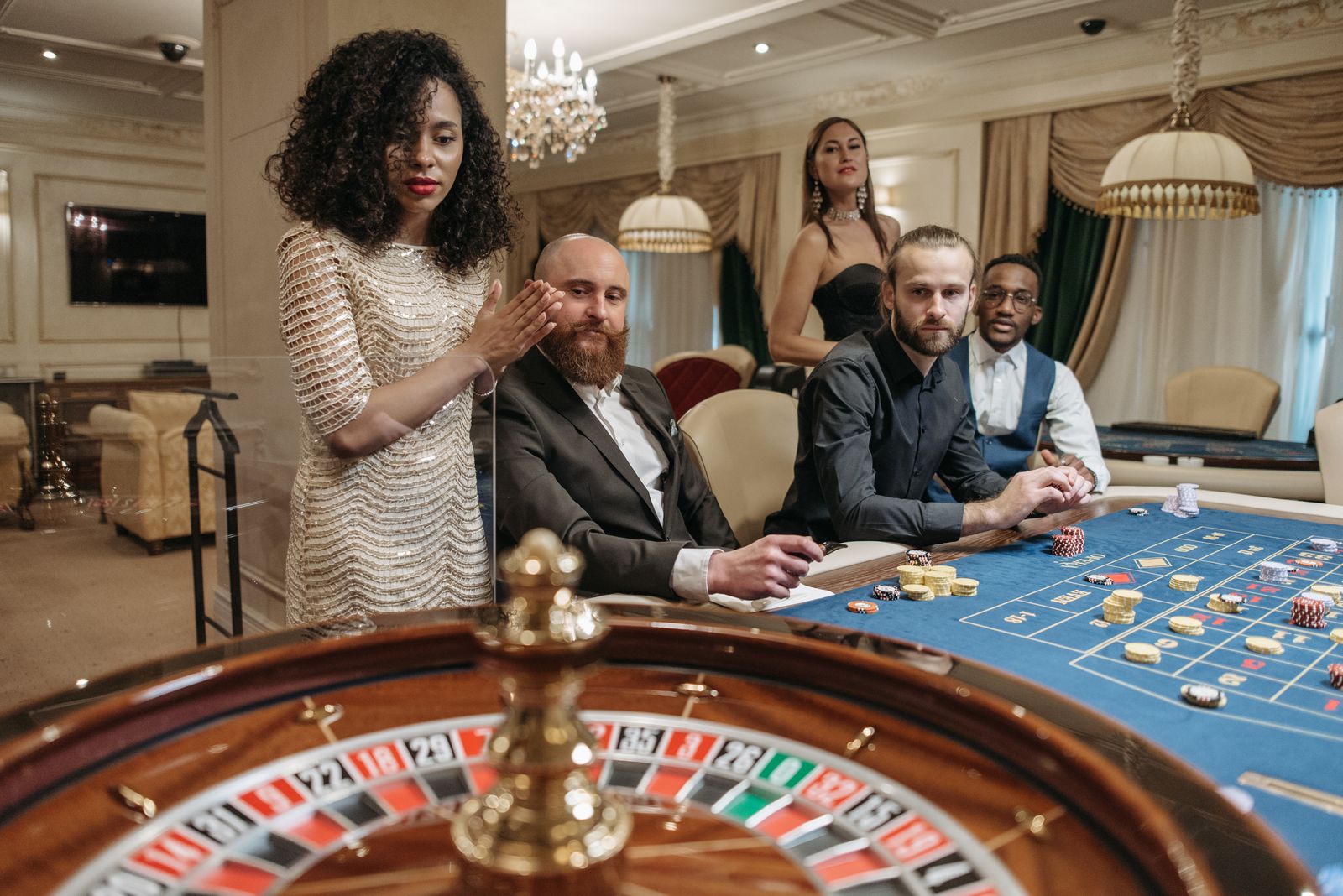 Roulette table representing Spain's online gambling payment rules