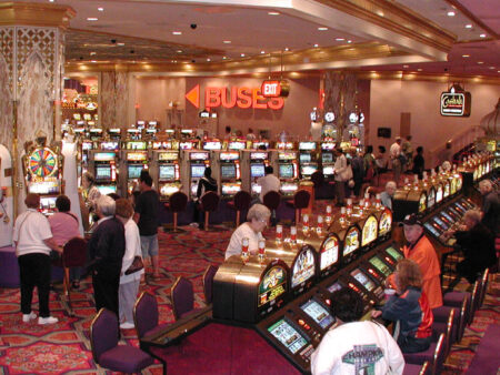 Paradise Entertainment’s Loss Warning Shows the Cost of Macau’s Satellite-Casino Exit